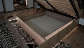 Спальня Джулия Кровать 160 МИ с подъемным механизмом Дуб крафт серый в Верхней Салде - verhnyaya-salda.ok-mebel.com | фото 3